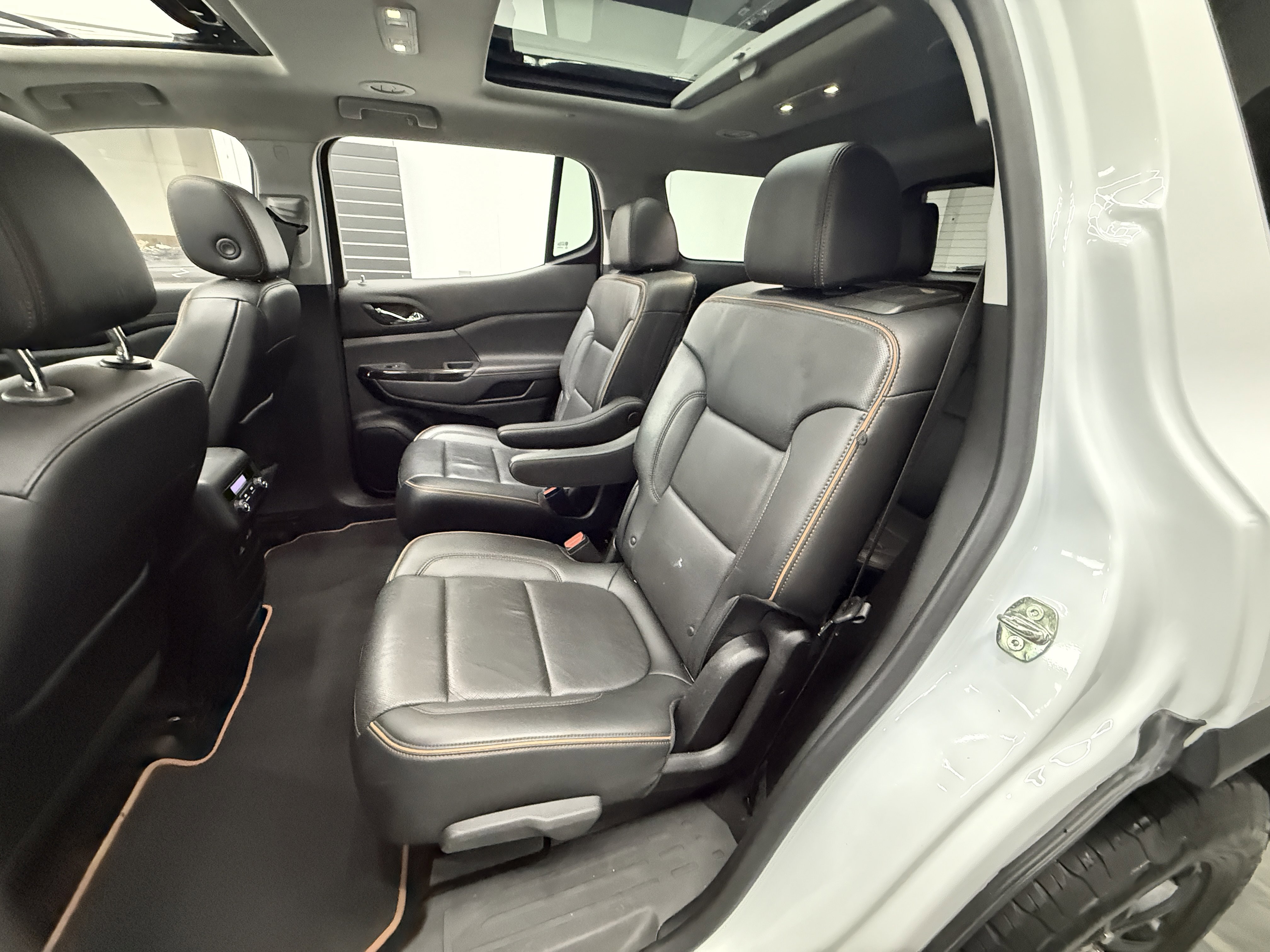 Used 2021 GMC Acadia AT4 image 25