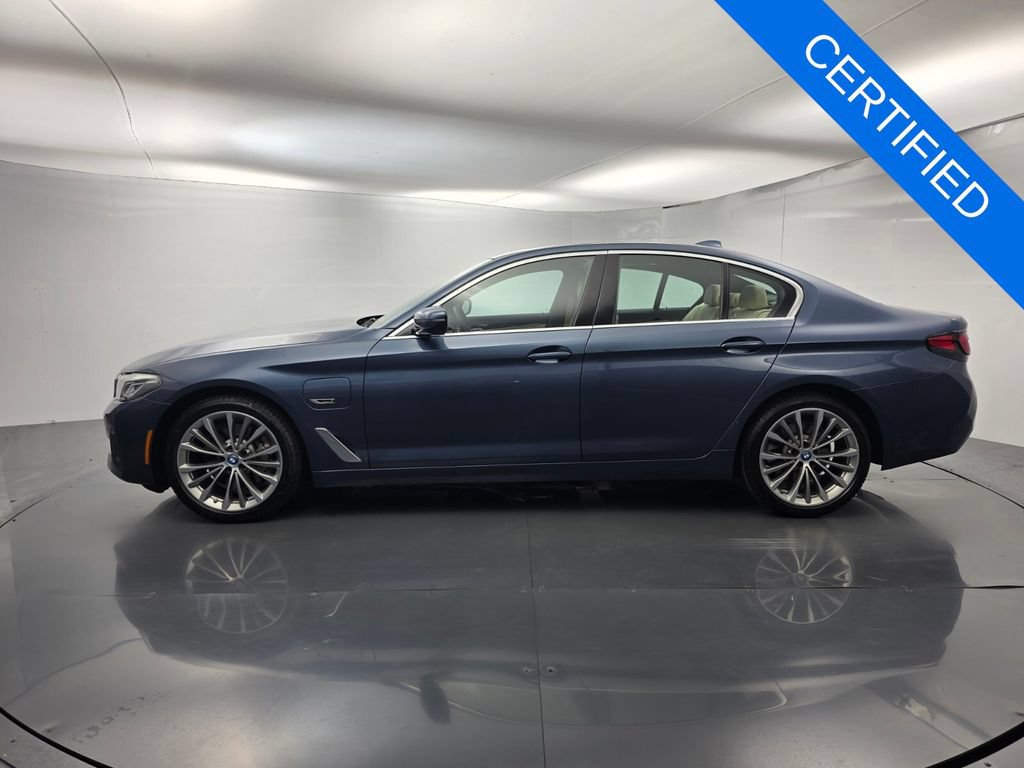 Used 2023 BMW 530e w/ Premium Package RWD image 7