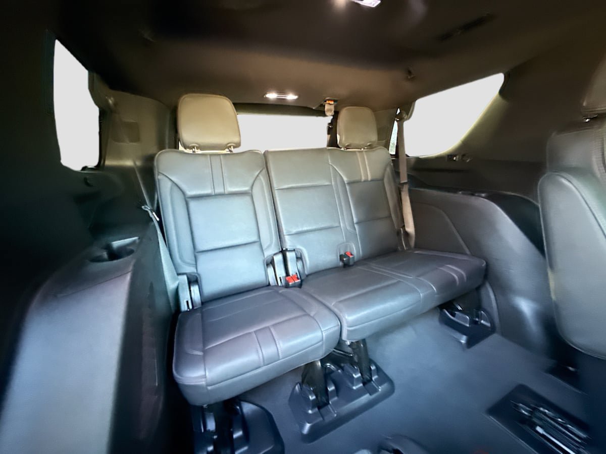 Used 2022 Chevrolet Tahoe RST w/ Luxury Package AWD/4WD image 32