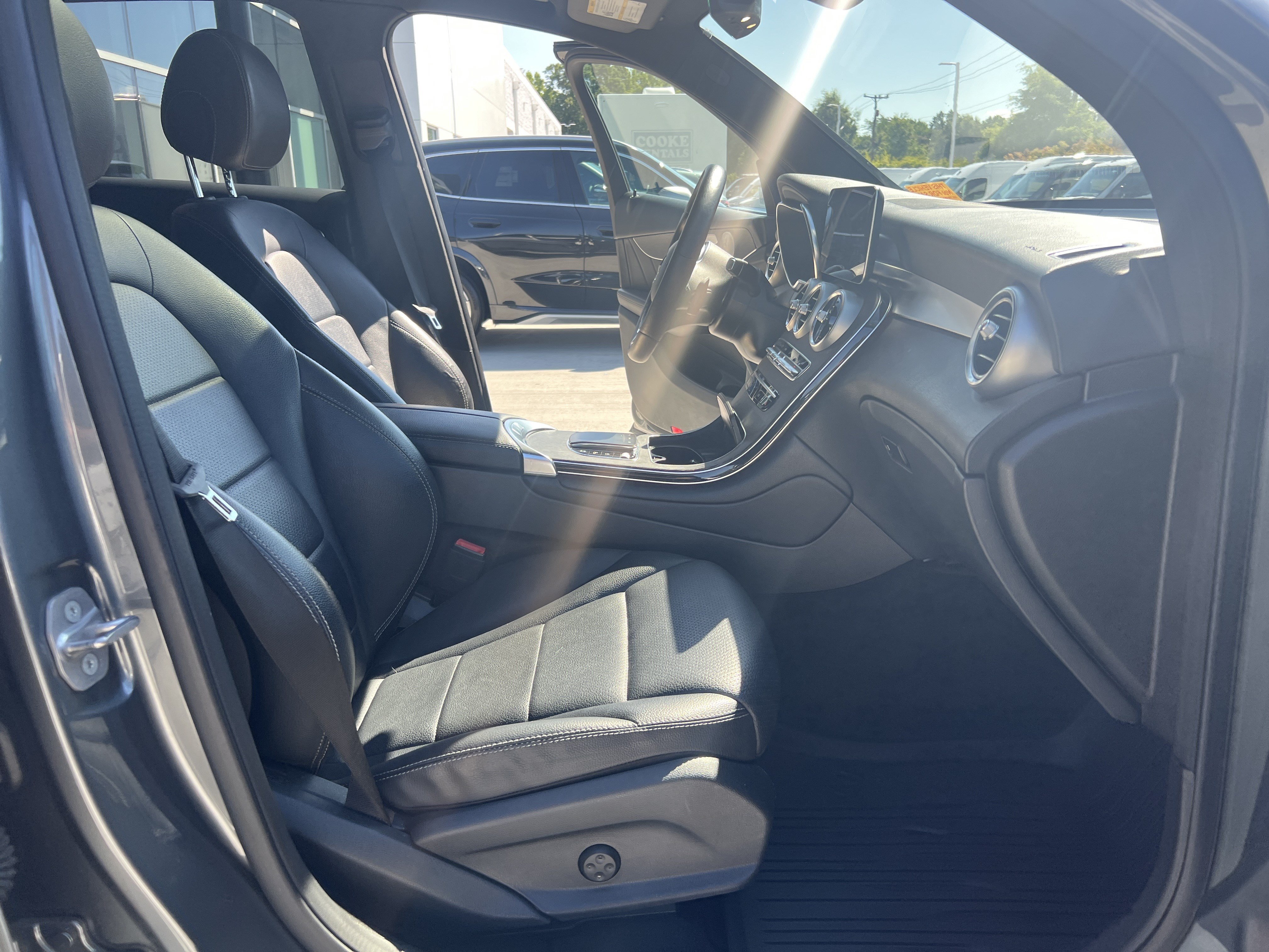 Certified 2021 Mercedes-Benz GLC 300 4MATIC w/ AMG Line image 35