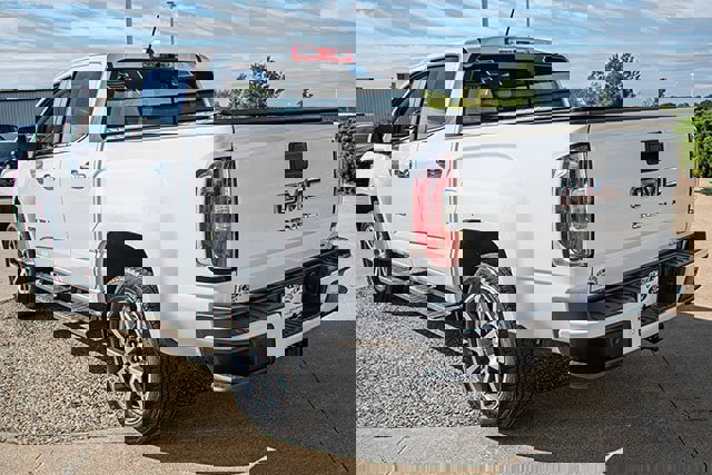 Used 2022 GMC Canyon Denali image 3