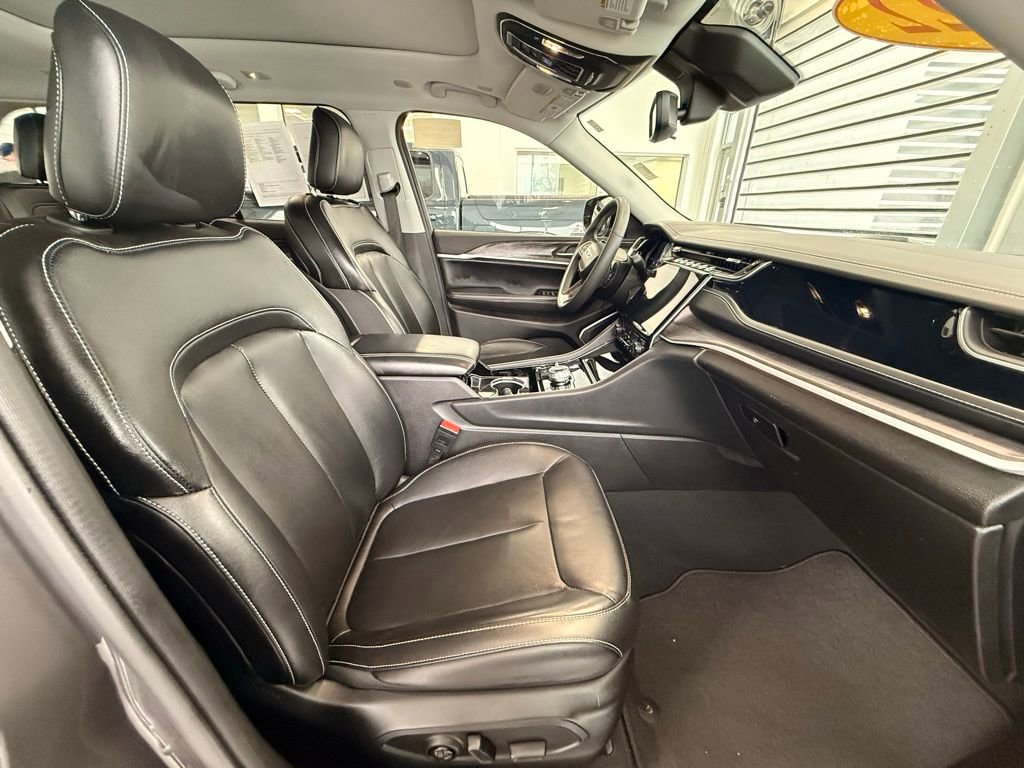 Used 2022 Jeep Grand Cherokee Limited 4xe image 14