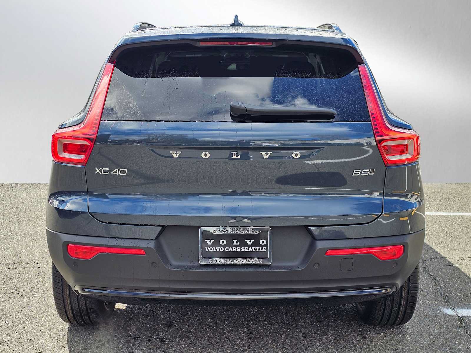New 2026 Volvo XC40 B5 Core w/ Climate Package AWD/4WD image 4