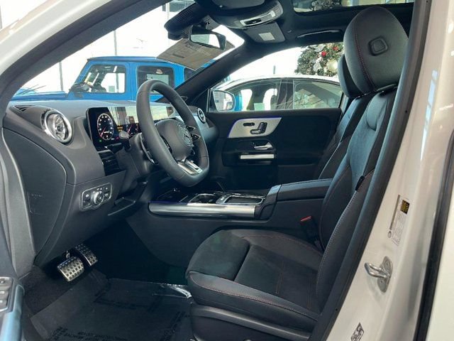 New 2025 Mercedes-Benz GLA 35 AMG 4MATIC image 16