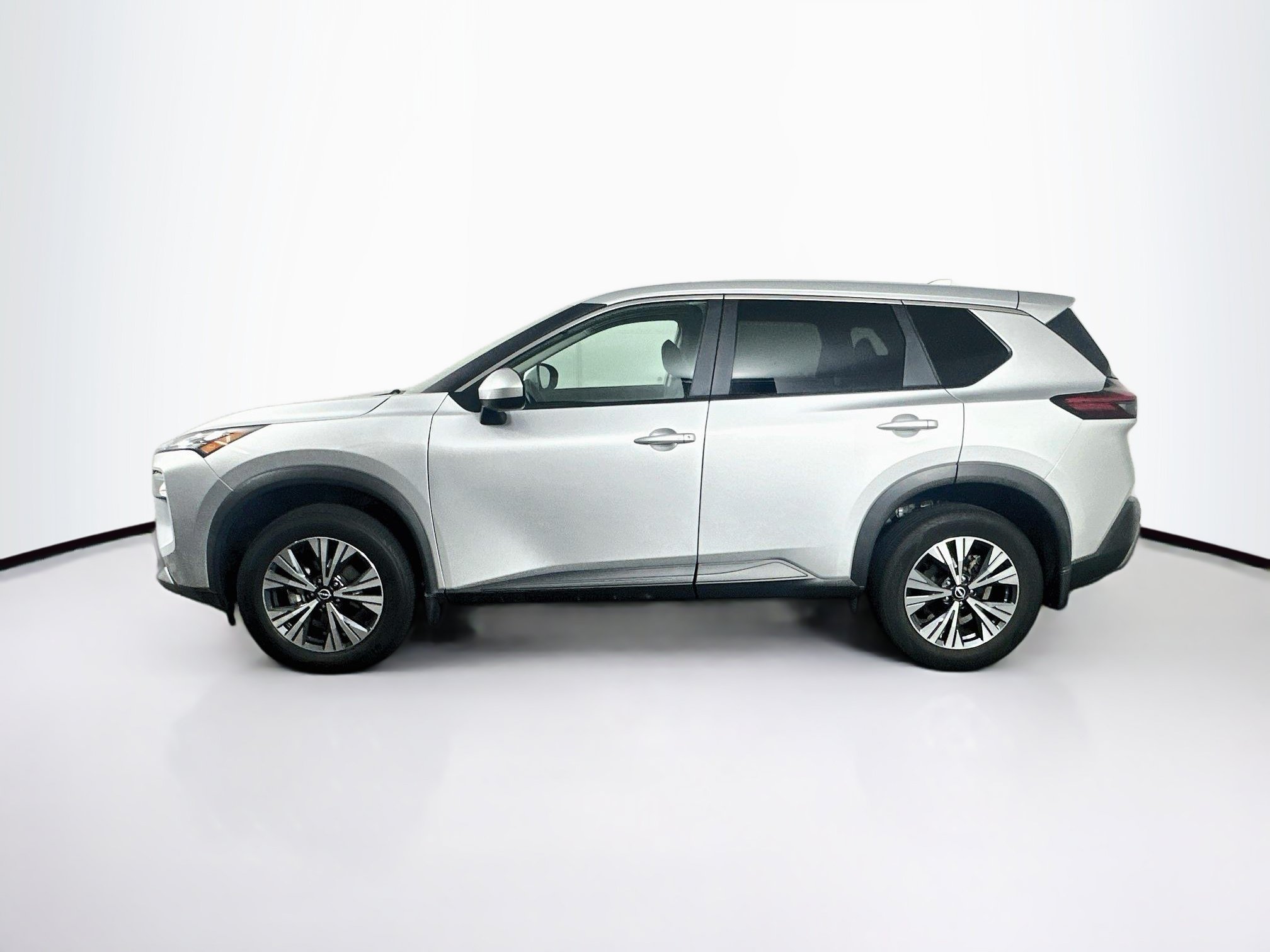 Used 2023 Nissan Rogue SV AWD/4WD image 4