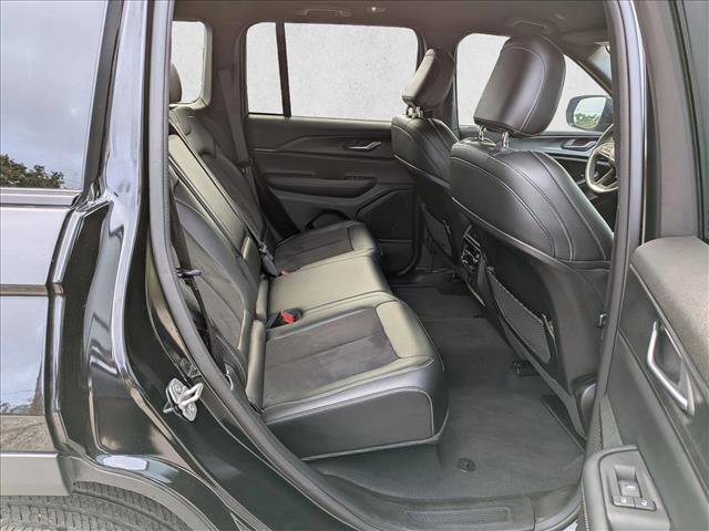Used 2024 Jeep Grand Cherokee Altitude RWD image 20