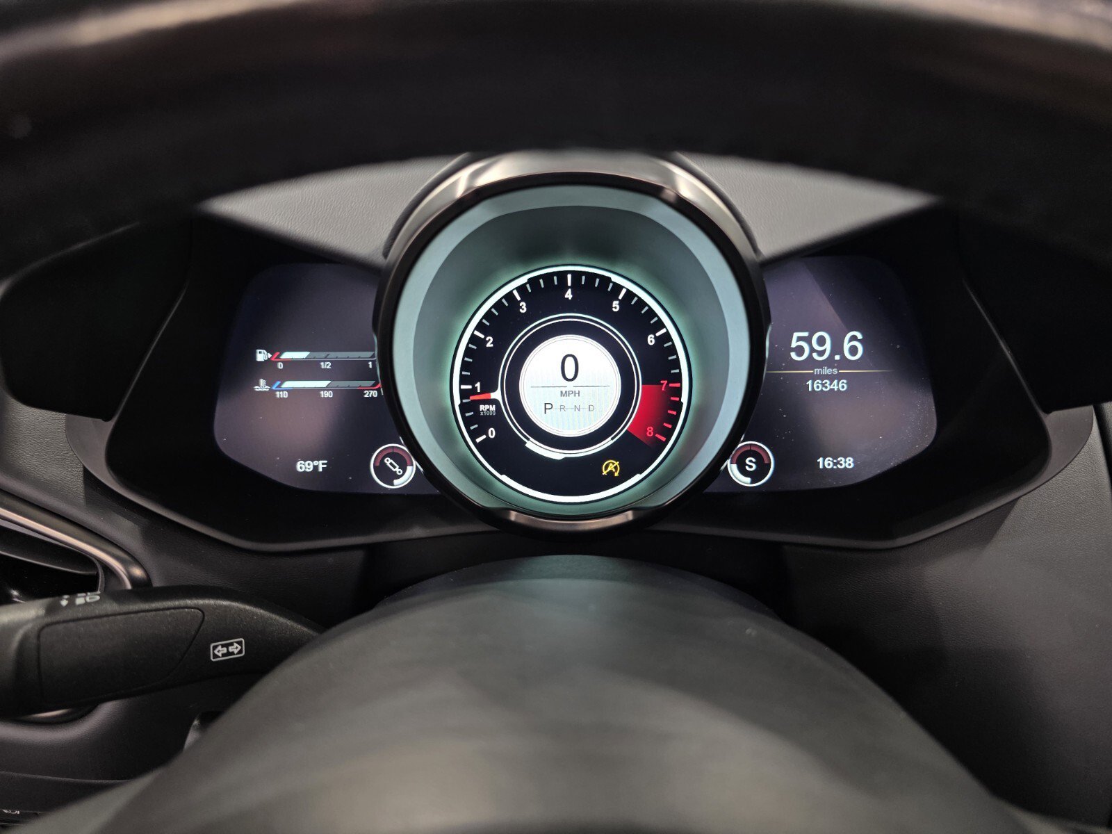 Used 2023 Aston Martin V8 Vantage Roadster image 6