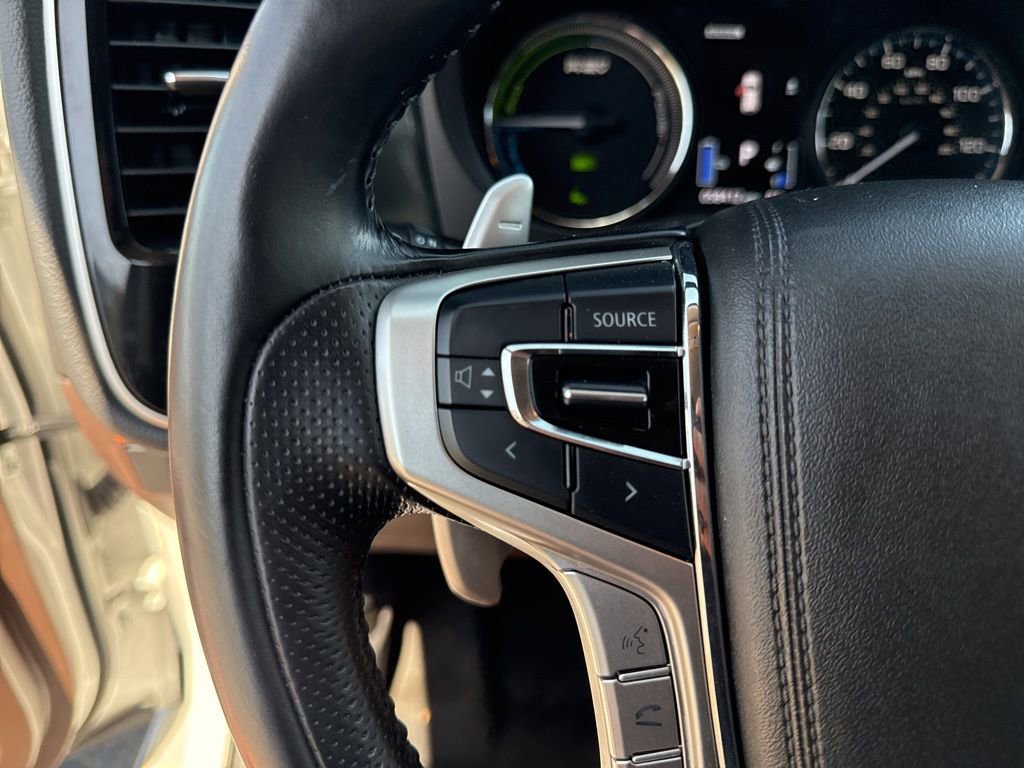 Used 2018 Mitsubishi Outlander 4WD Plug-In Hybrid image 20