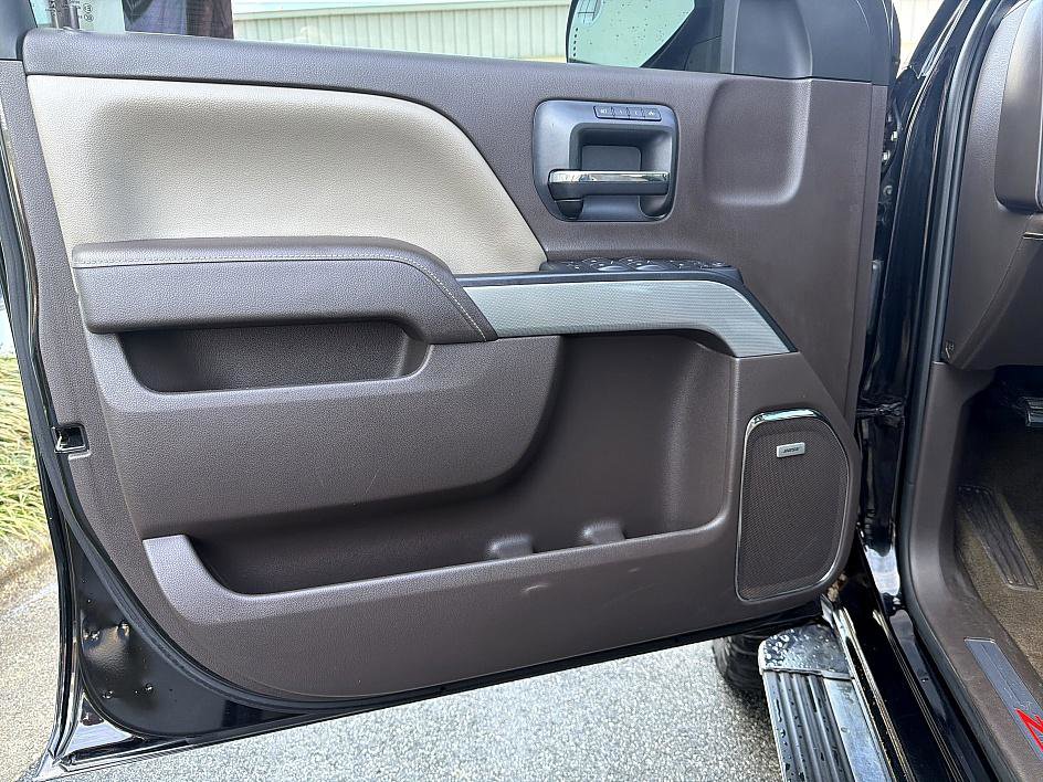 Used 2015 Chevrolet Silverado 1500 LTZ Z71 w/ LTZ Plus Package image 9