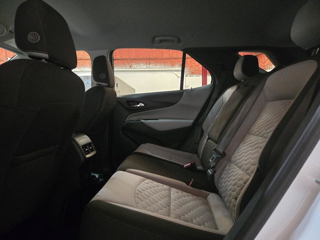 Used 2021 Chevrolet Equinox LS w/ LS Convenience Package FWD image 8
