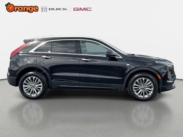 Used 2025 Cadillac XT4 Premium Luxury FWD image 2