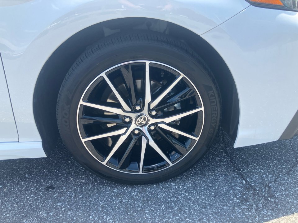 Used 2024 Toyota Camry SE FWD image 29