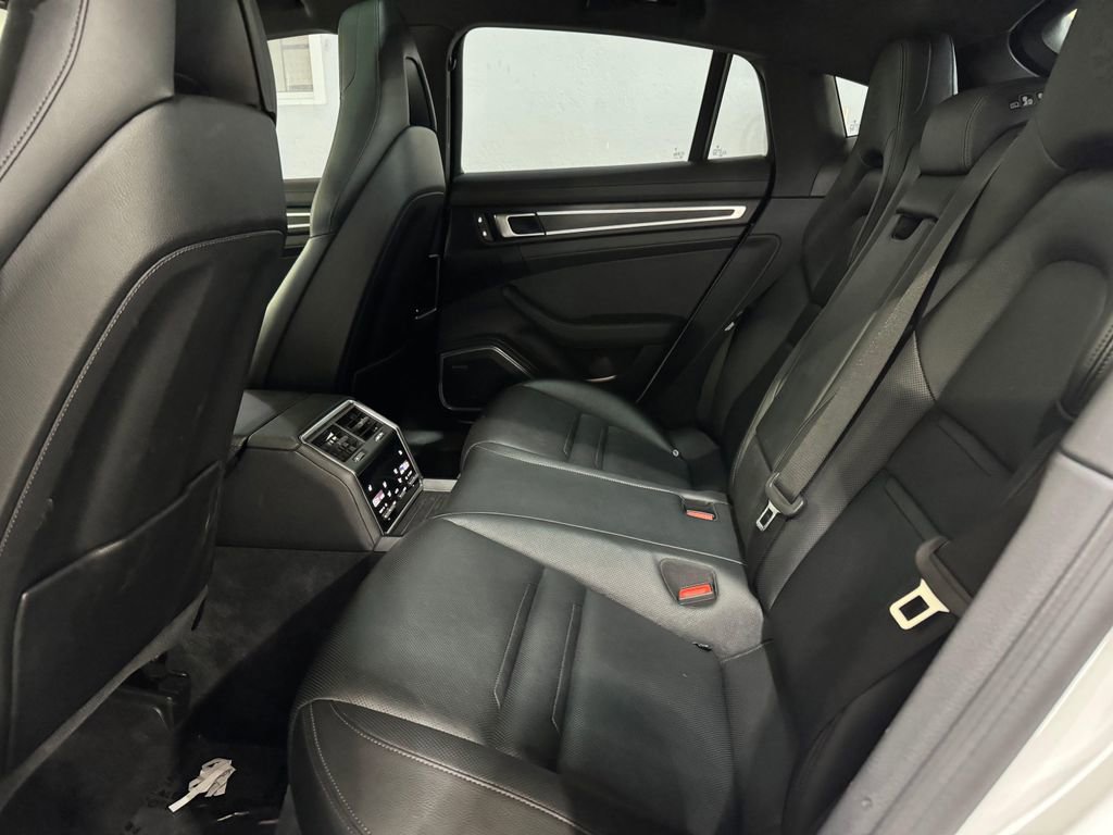 Used 2023 Porsche Panamera Platinum Edition w/ Sport Chrono Package RWD image 27