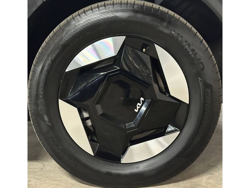 Used 2025 Kia EV9 Wind image 12
