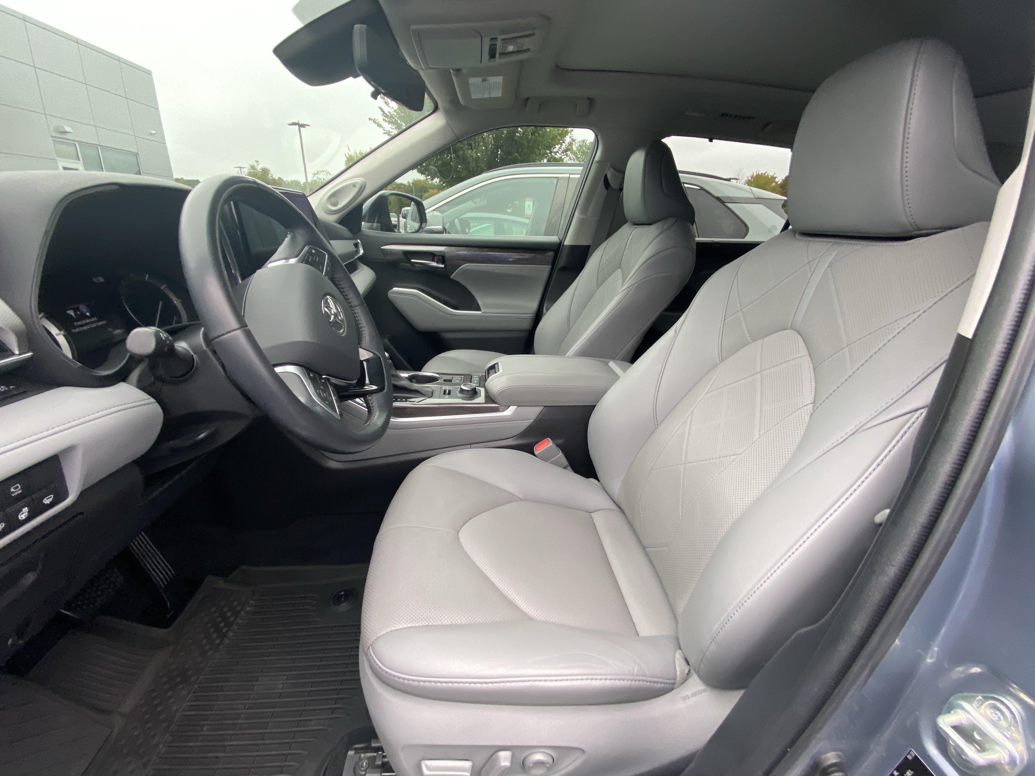 Certified 2021 Toyota Highlander Platinum AWD/4WD image 49
