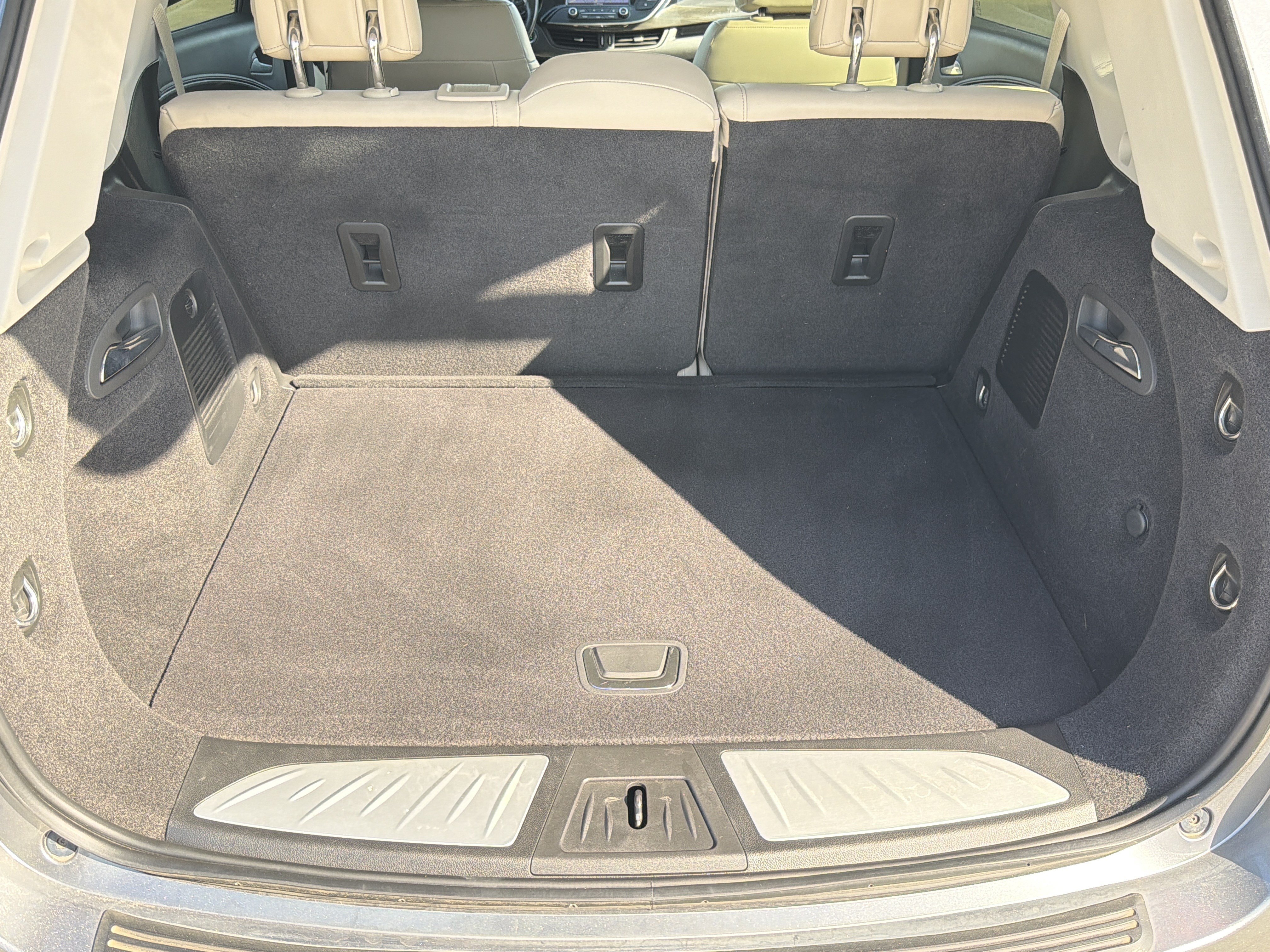 Used 2020 Buick Envision Essence w/ Experience Buick Package FWD image 32