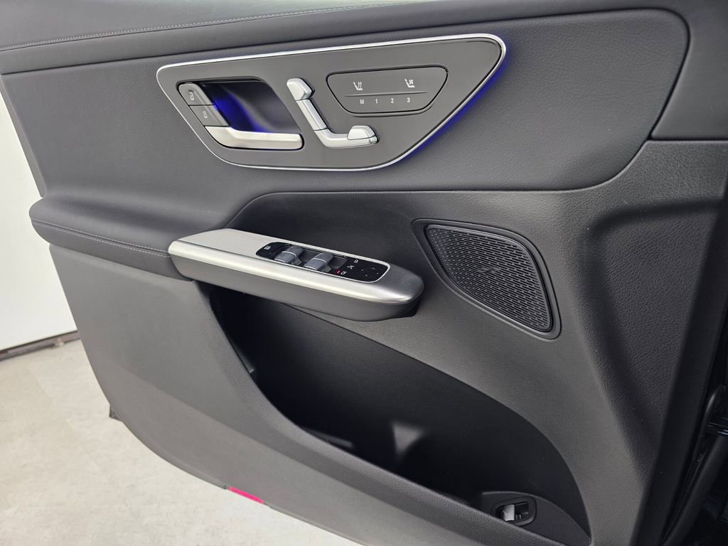 New 2026 Mercedes-Benz GLC 300 image 18