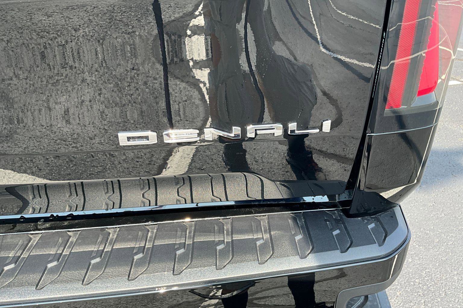 New 2025 GMC Sierra EV Denali image 8