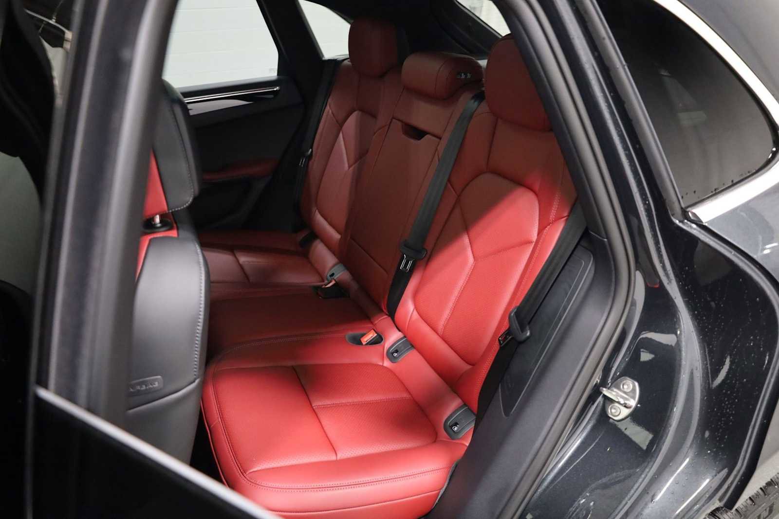 New 2026 Porsche Macan image 35