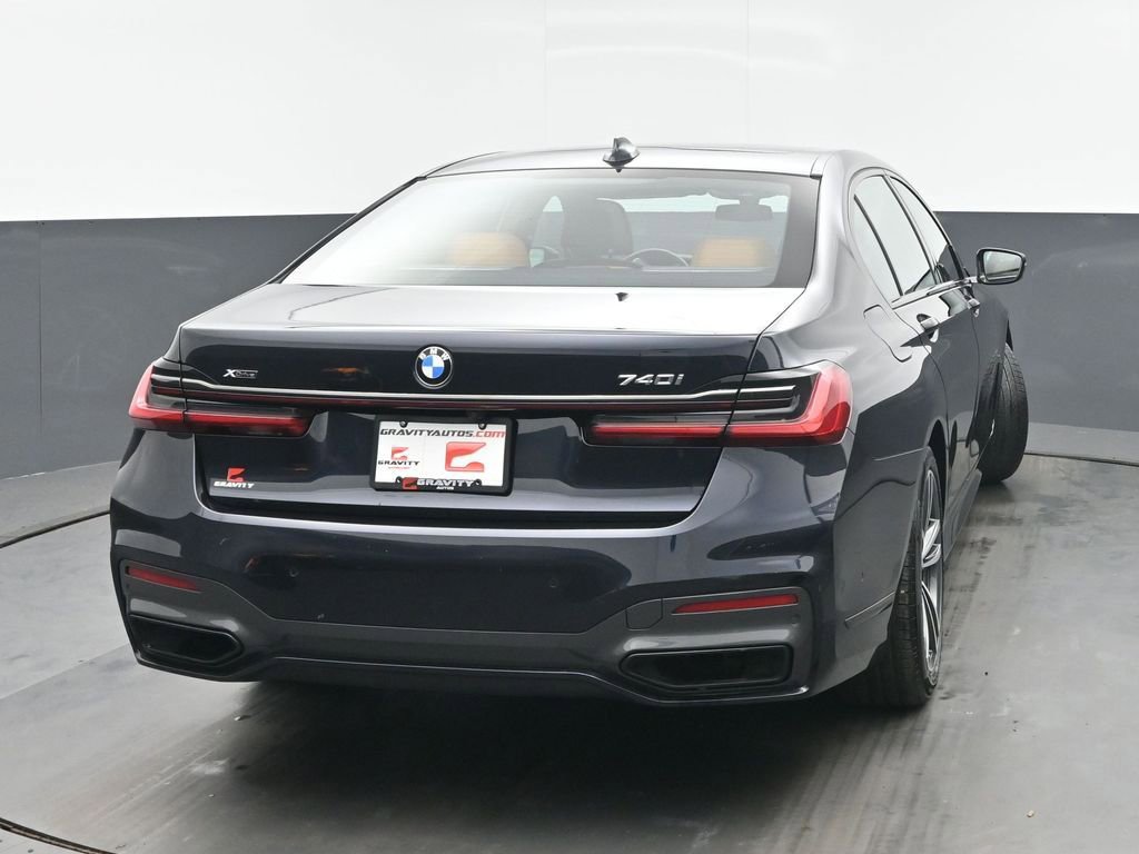 Used 2022 BMW 740i xDrive w/ M Sport Package image 4