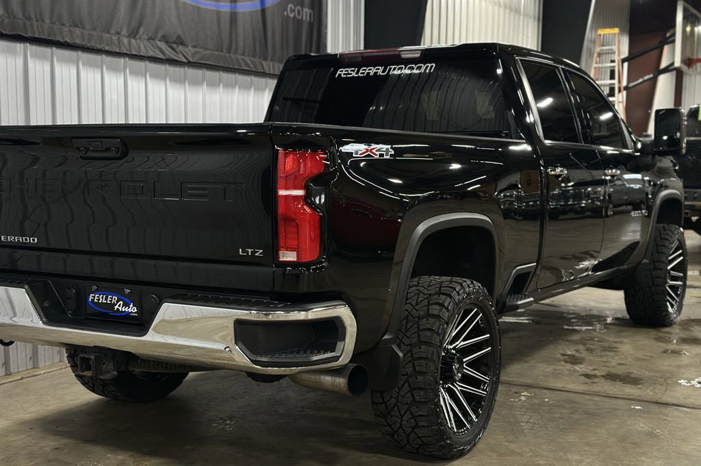 Used 2024 Chevrolet Silverado 2500 LTZ w/ LTZ Convenience Package image 15