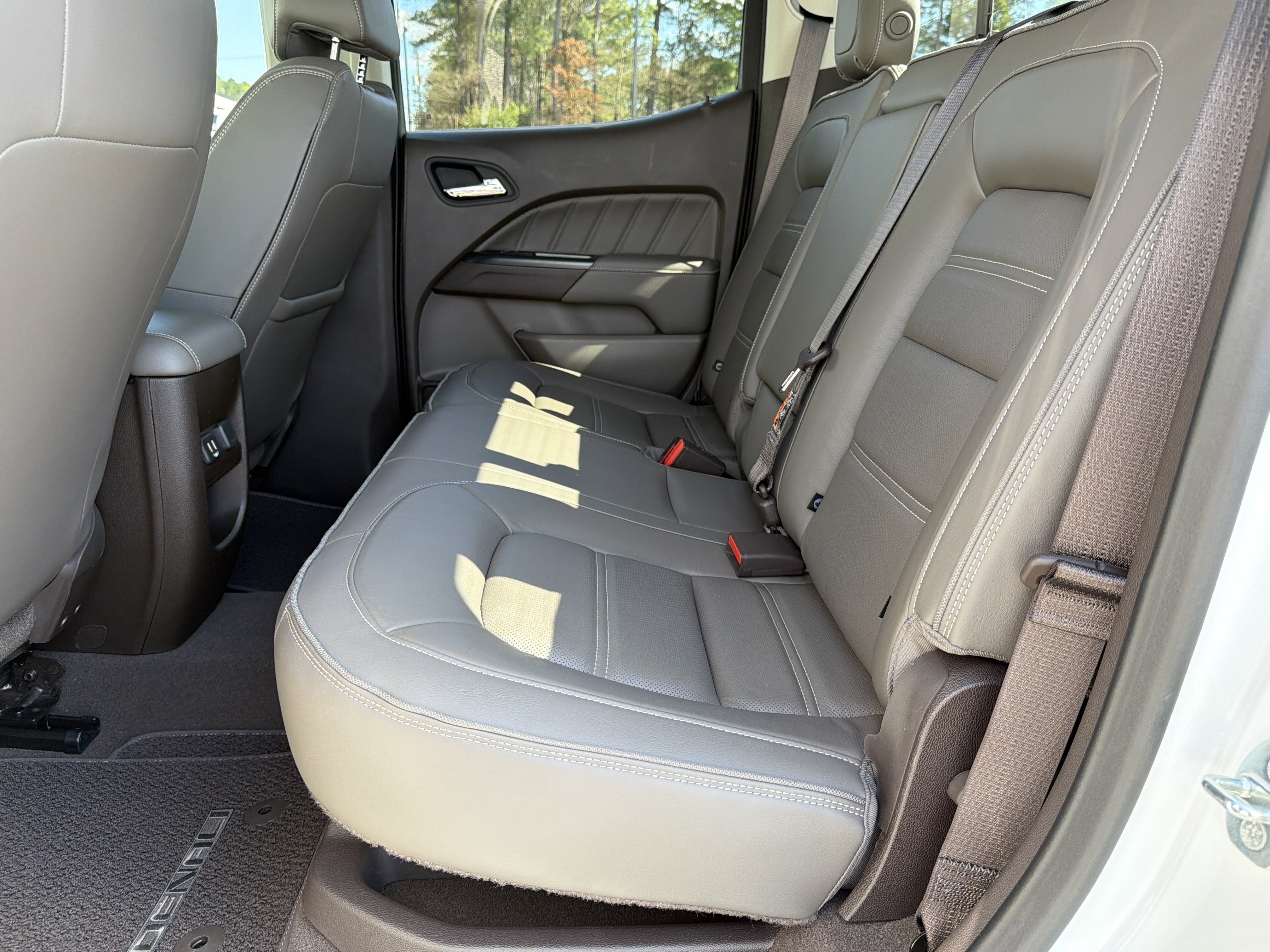 Used 2021 GMC Canyon Denali image 24