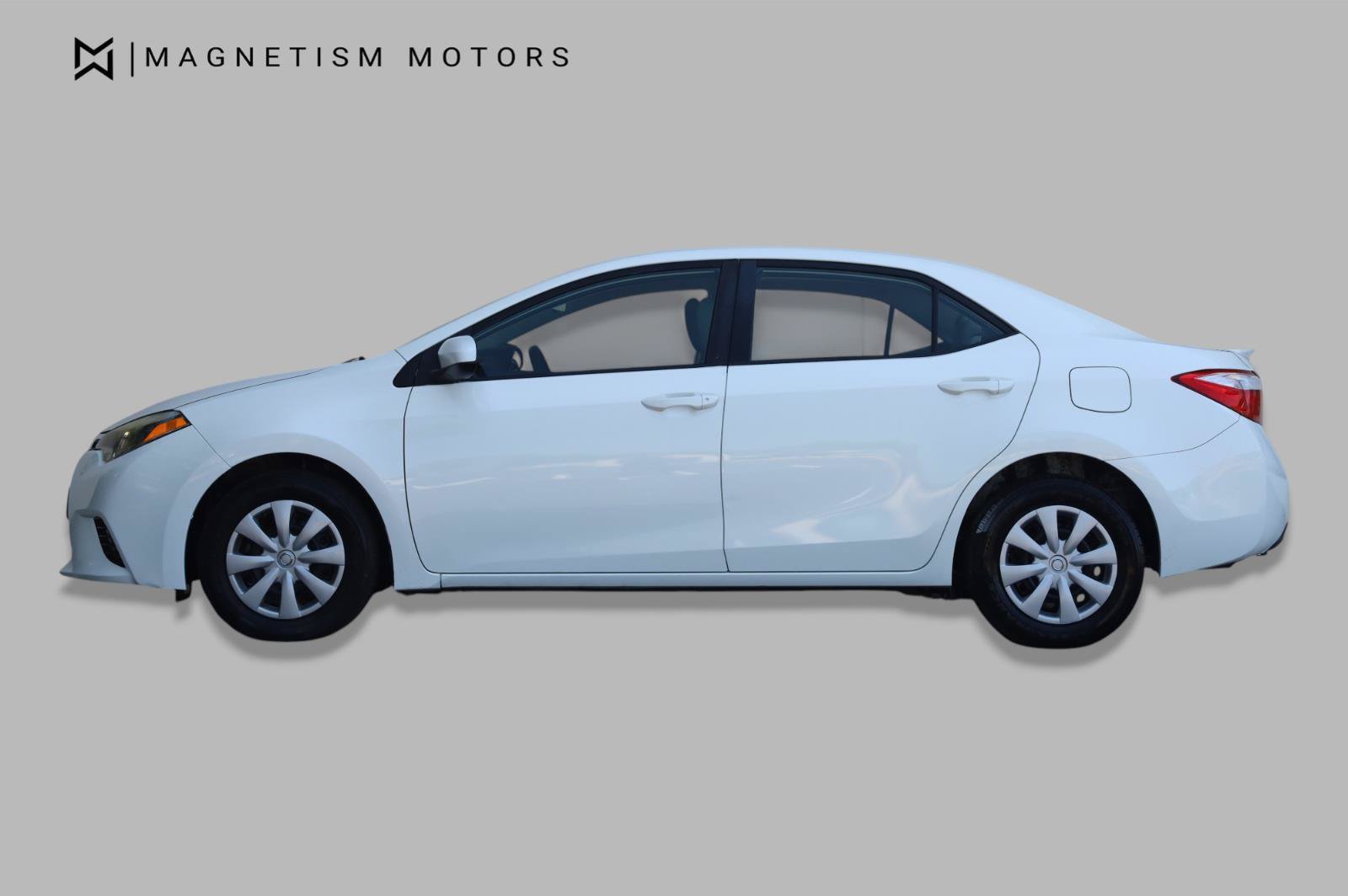 Used 2014 Toyota Corolla LE FWD image 2