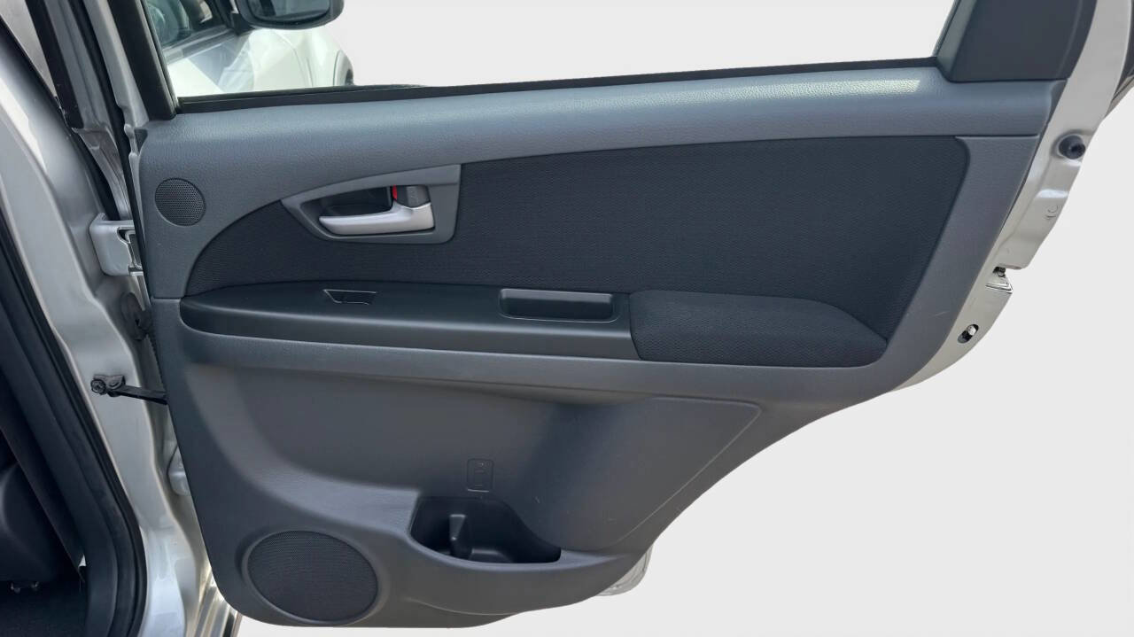 Used 2010 Suzuki SX4 Base 4dr Crossover CVT image 14