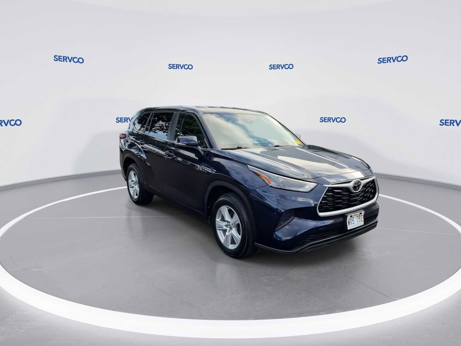 Used 2023 Toyota Highlander L FWD image 2