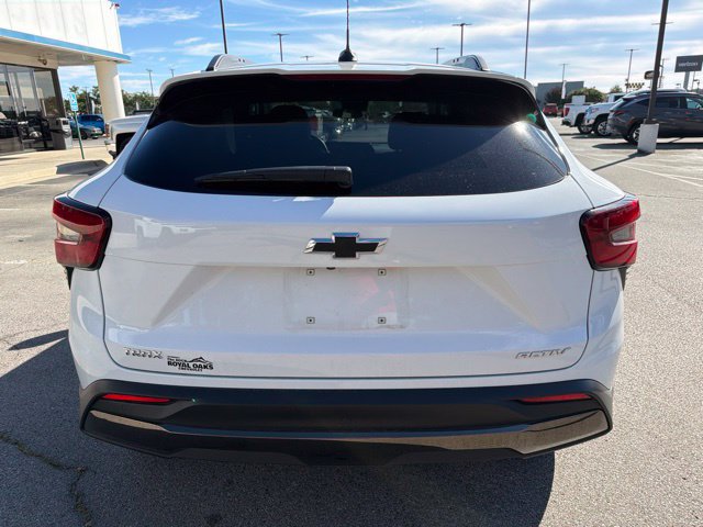 Used 2025 Chevrolet Trax ACTIV w/ Driver Confidence Package FWD image 4