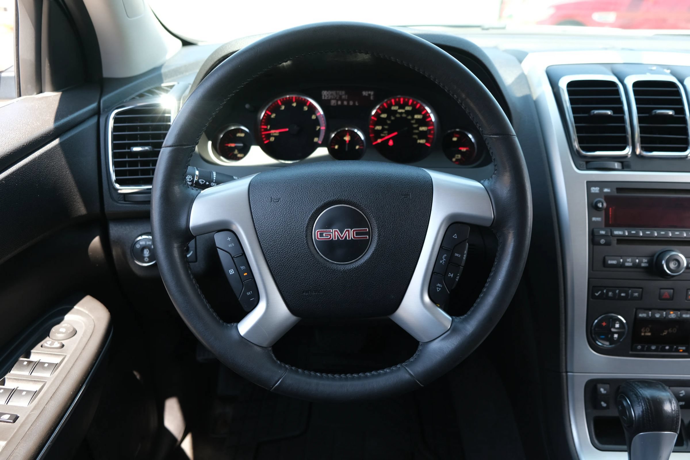 Used 2012 GMC Acadia SLT AWD/4WD image 18