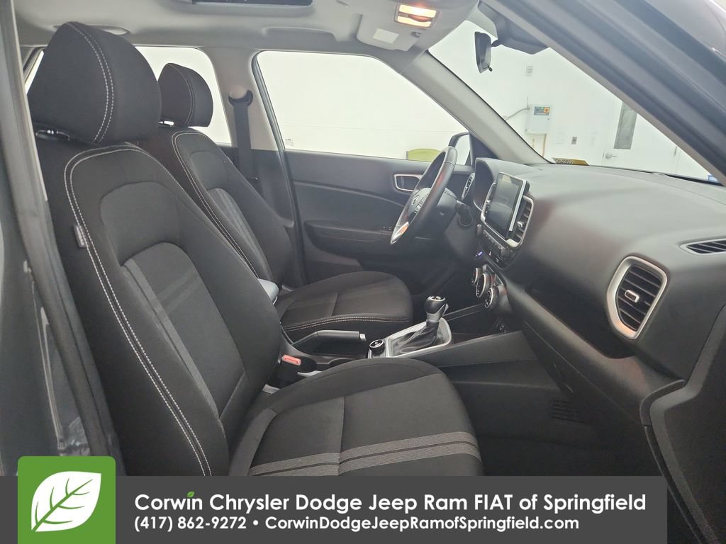 Used 2025 Hyundai Venue SEL FWD image 33