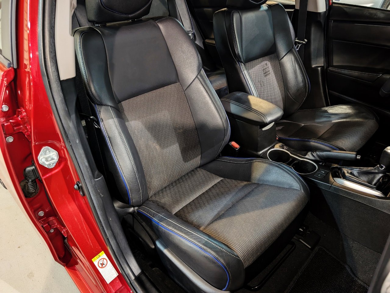 Used 2018 Toyota Corolla SE image 30