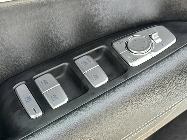 Used 2025 Genesis G70 2.5T AWD/4WD image 19