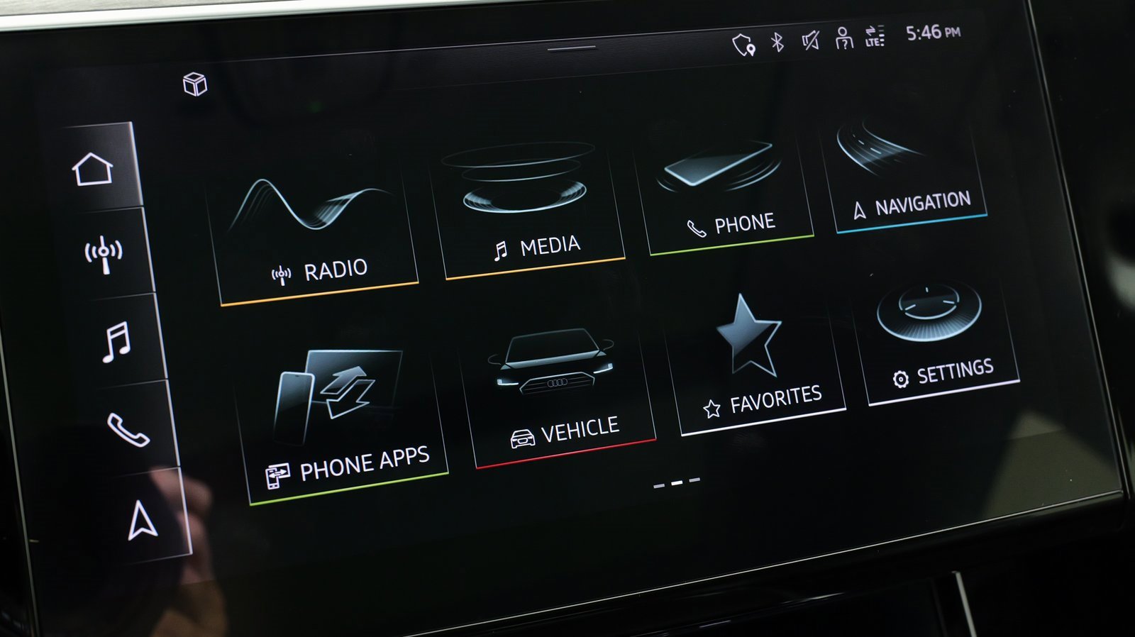 Used 2022 Audi e-tron Premium Plus w/ Premium Plus Package image 68