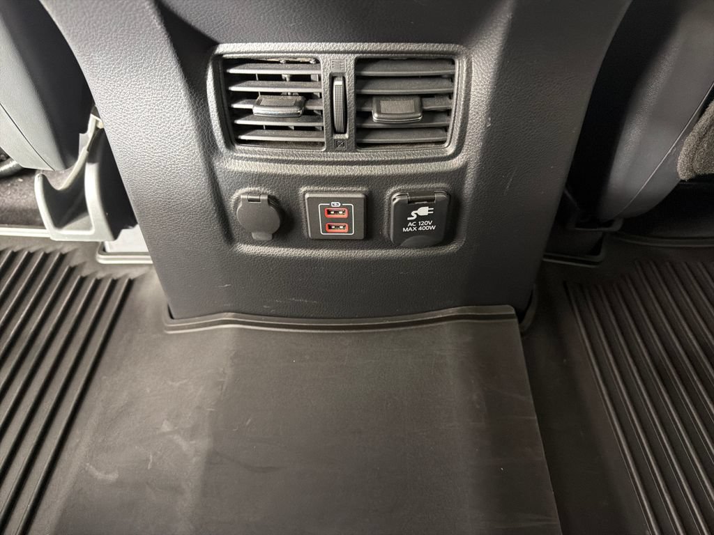 Used 2023 Nissan Titan PRO-4X w/ Pro-4x Utility Package AWD/4WD image 17