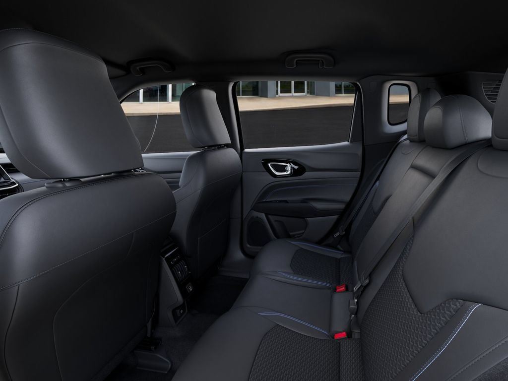 New 2026 Jeep Compass Latitude AWD/4WD image 23