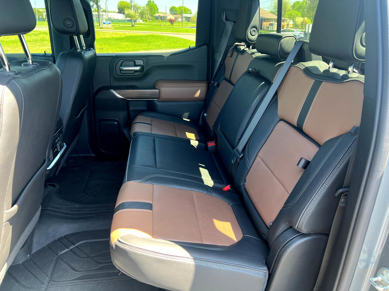 Used 2020 Chevrolet Silverado 1500 High Country w/ Technology Package image 8