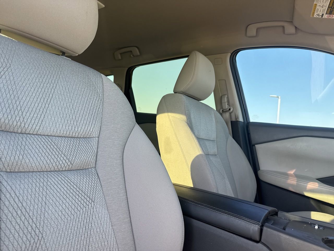 Used 2024 Nissan Rogue SV image 27