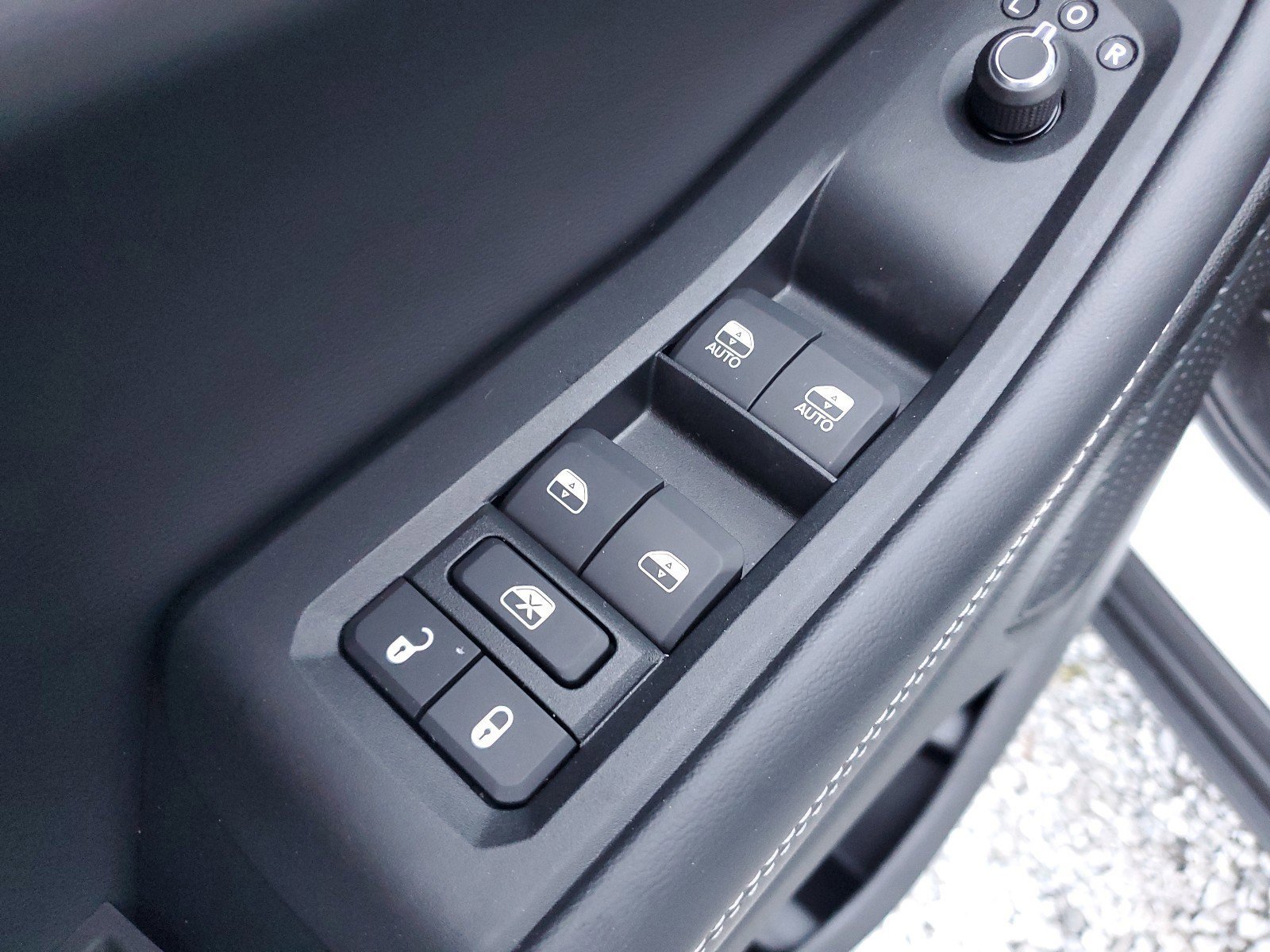 New 2025 Jeep Grand Cherokee Laredo image 18