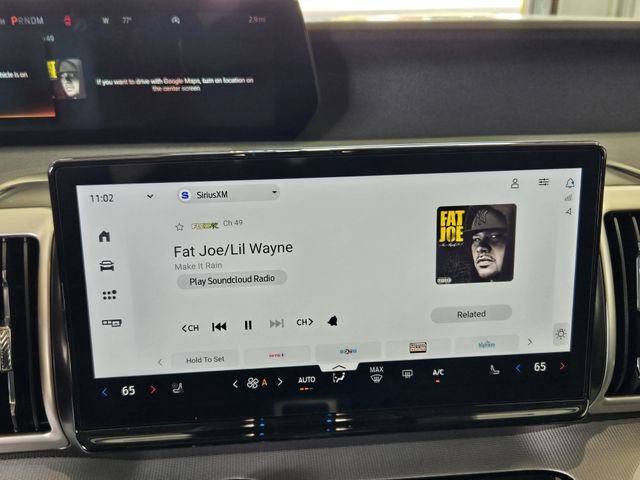 New 2025 Ford Expedition Active image 13