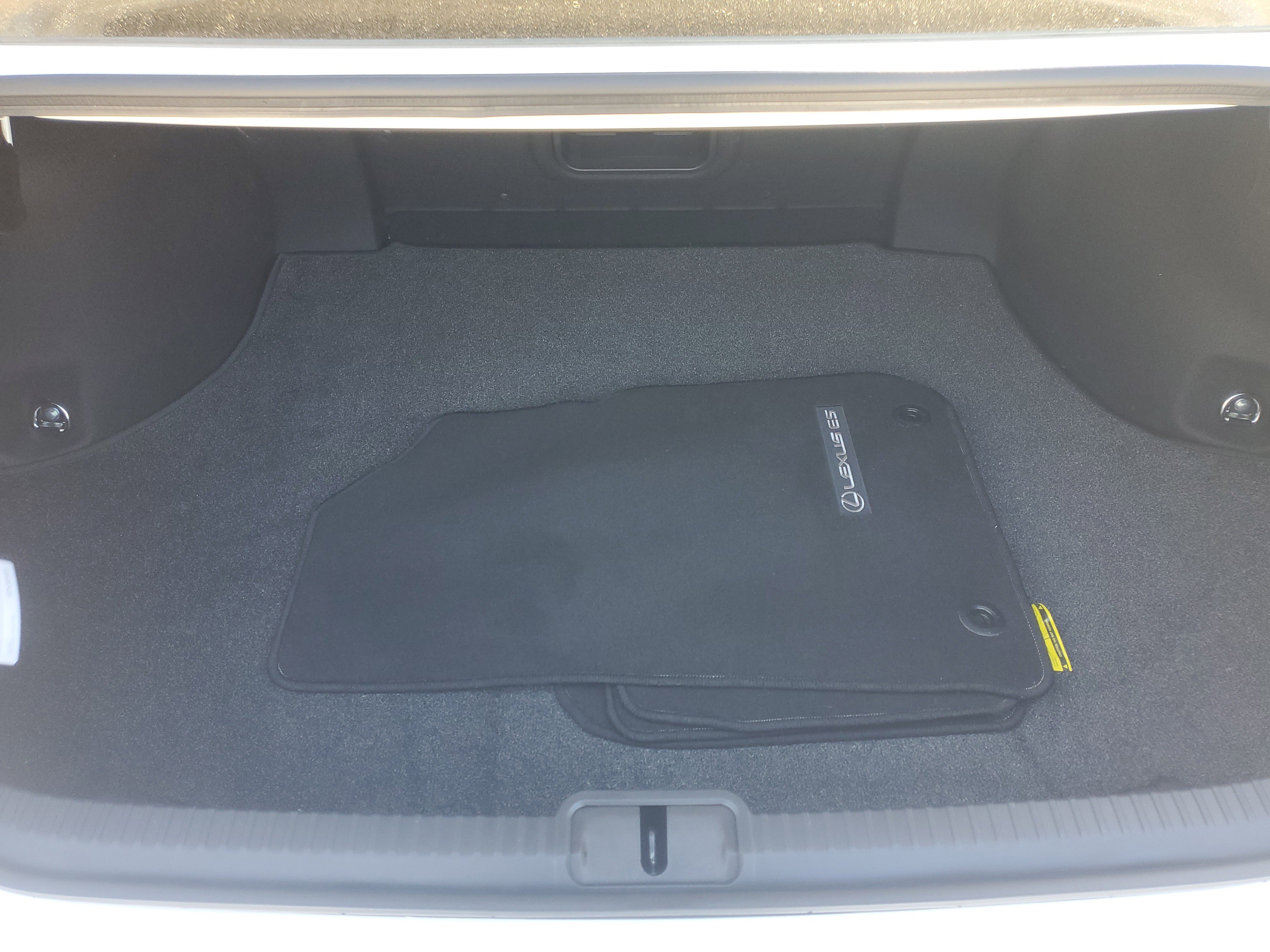 Used 2025 Lexus ES 350 w/ Premium Package image 12