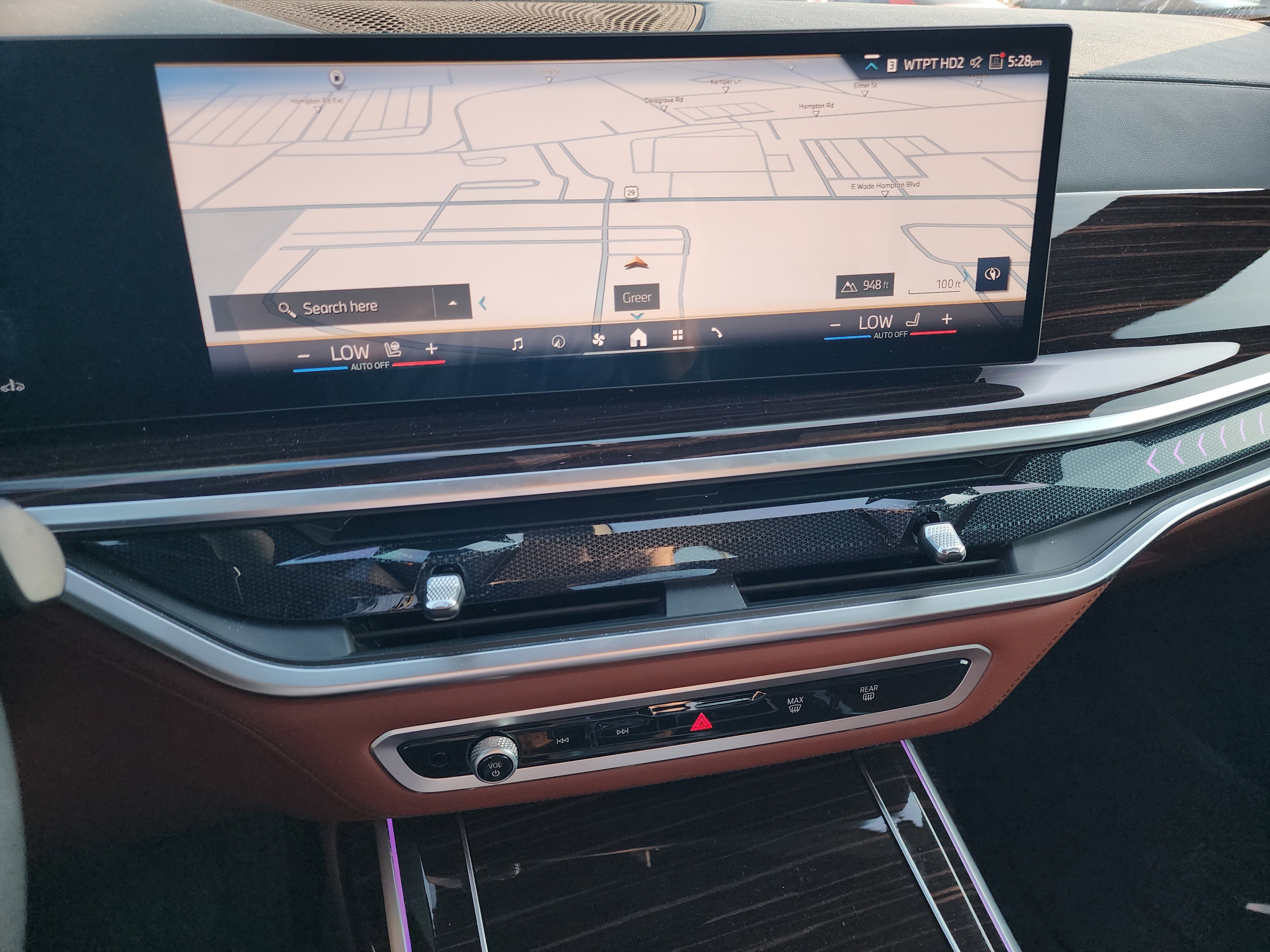 Used 2026 BMW X7 xDrive40i w/ Executive Package image 23