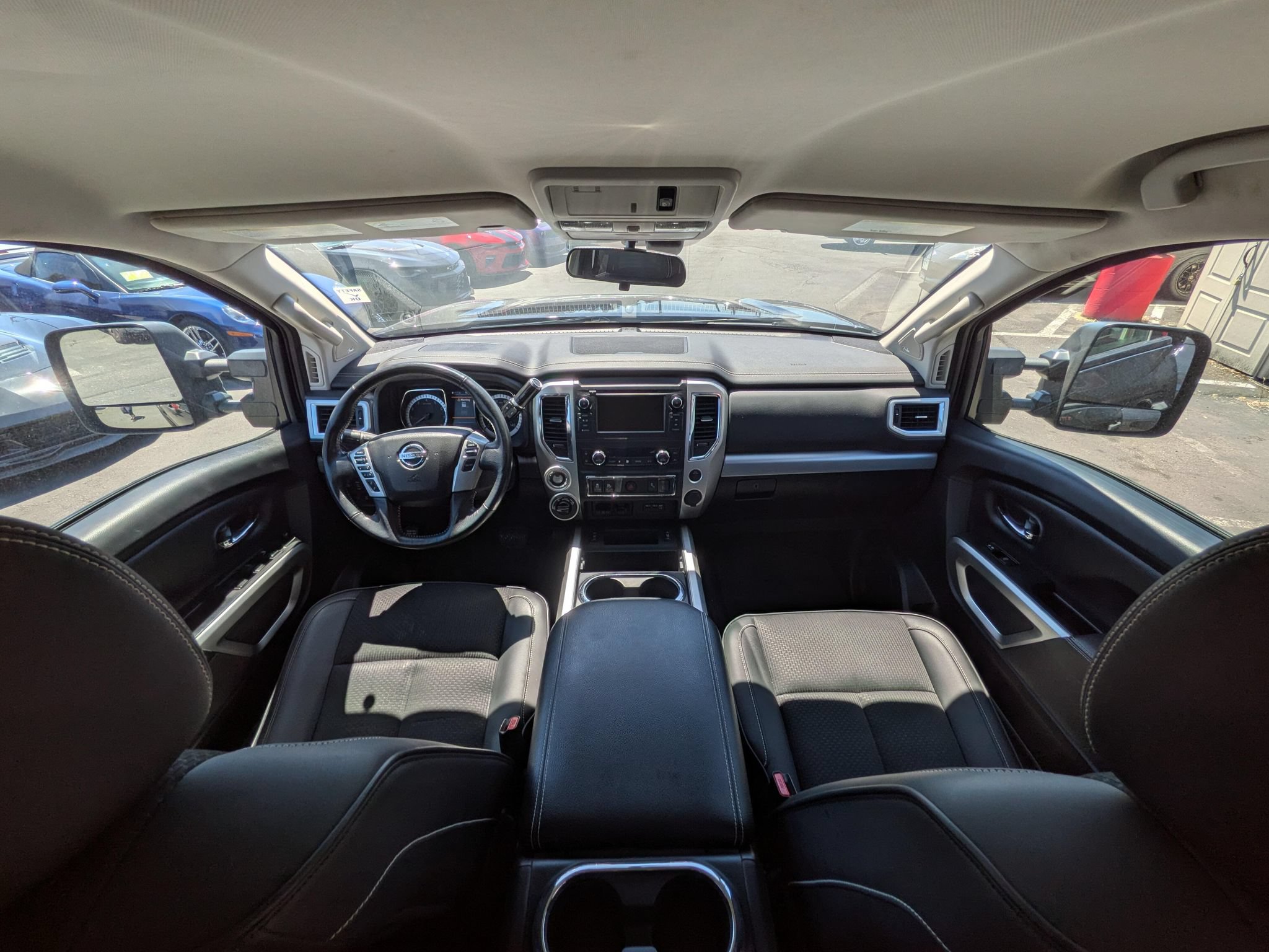 Used 2019 Nissan Titan PRO-4X AWD/4WD image 10