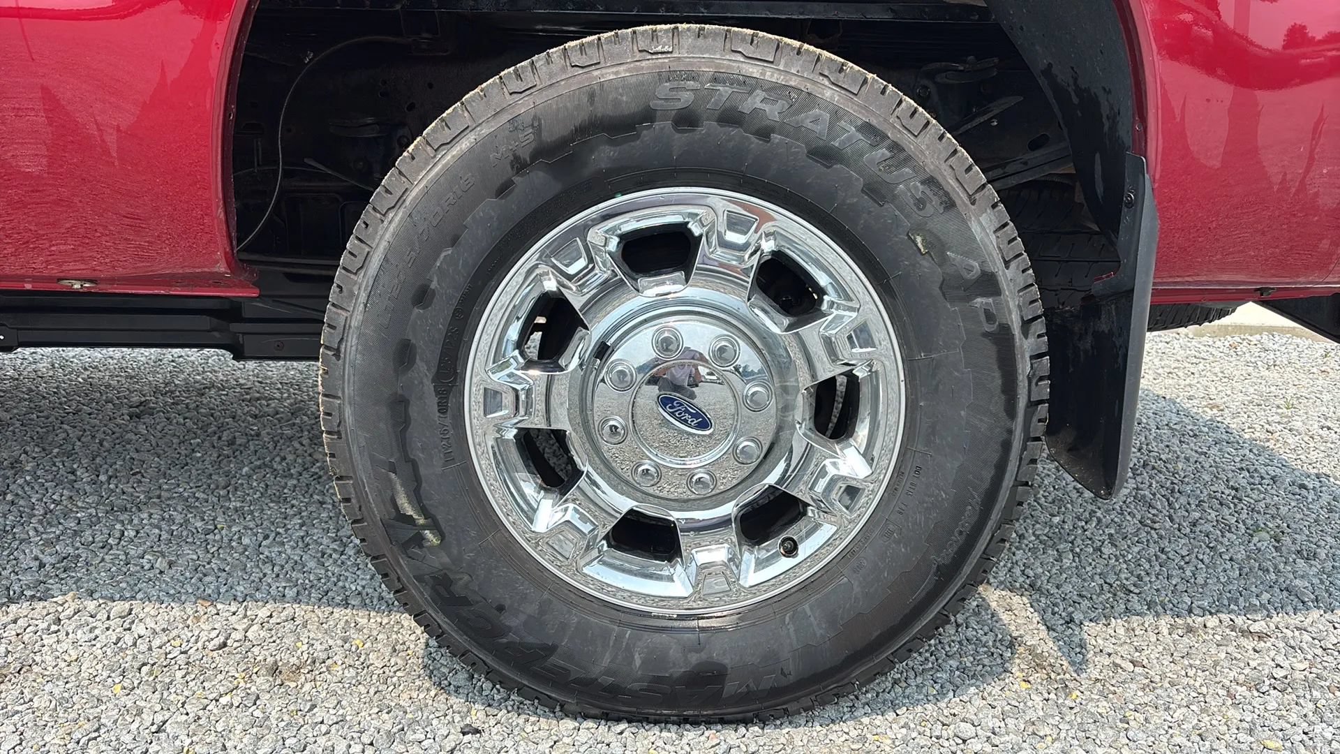 Used 2016 Ford F250 Lariat w/ Lariat Ultimate Package AWD/4WD image 2