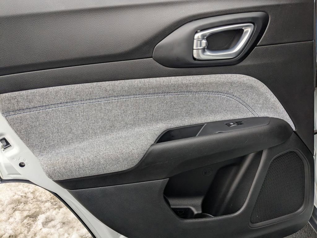 Used 2025 Jeep Compass Latitude image 26