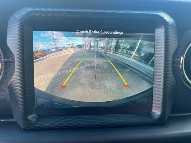 Used 2021 Jeep Wrangler Unlimited Sahara AWD/4WD image 19