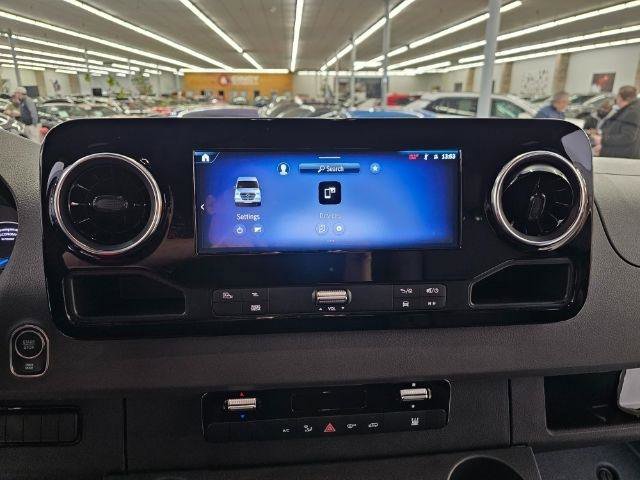 Used 2024 Mercedes-Benz eSprinter 170 Cargo image 19