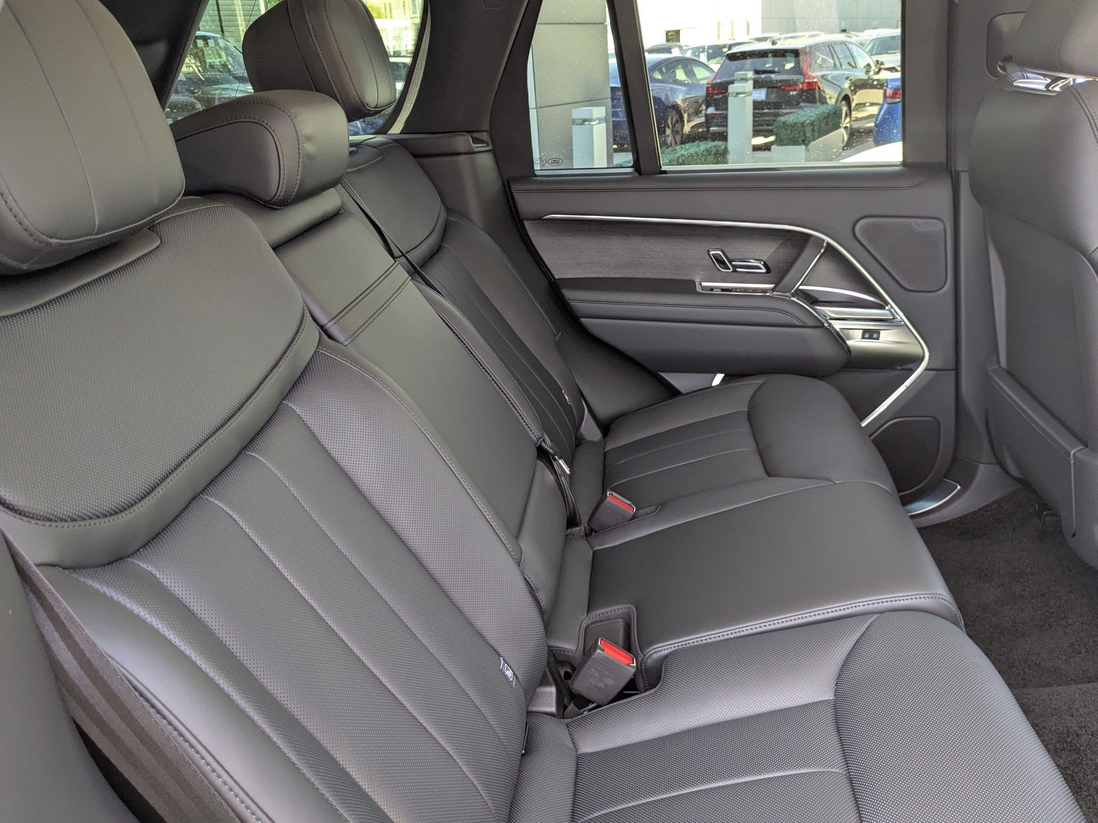 New 2026 Land Rover Range Rover SE AWD/4WD image 31