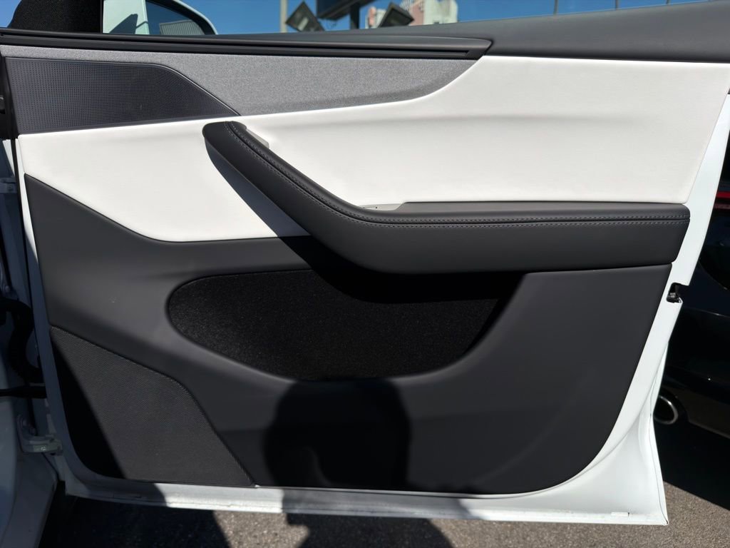 Used 2026 Tesla Model Y Long Range image 28